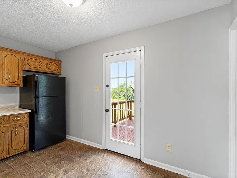 121 Stephanie Dr — Photo 13
