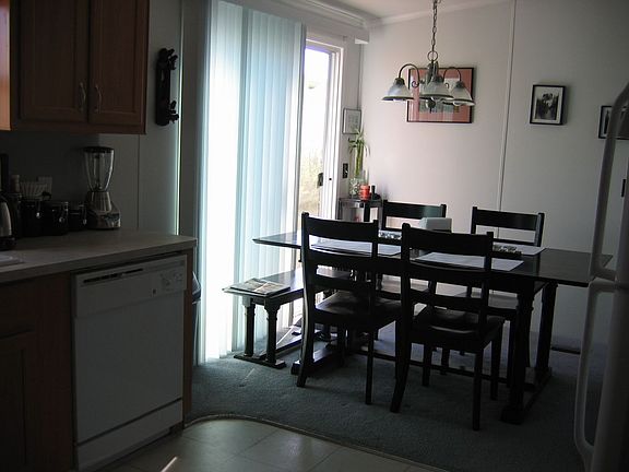 Kit/Dining Area