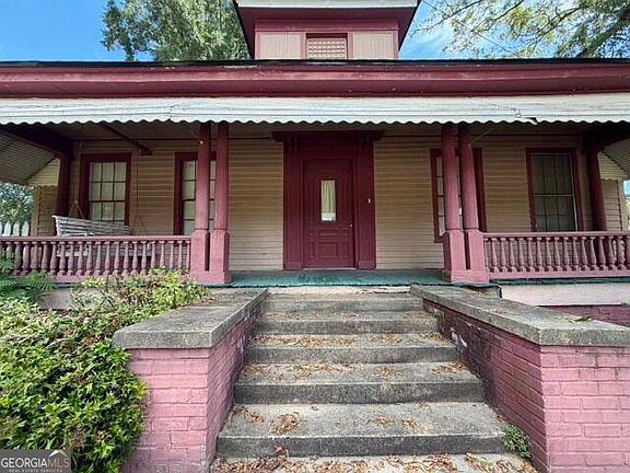 4th image of 302 Smith St