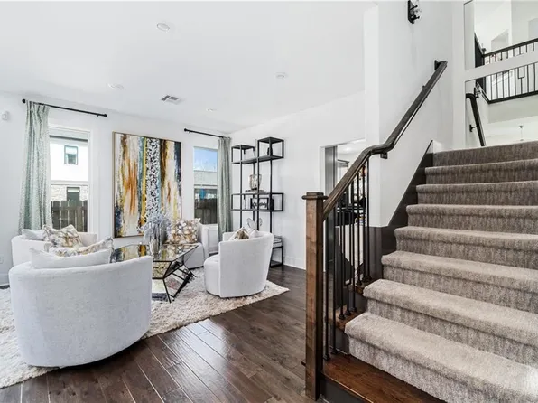 113 SE F St, Bentonville, AR 72712