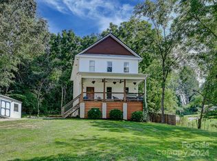 140 Orchard St, Candler, NC 28715