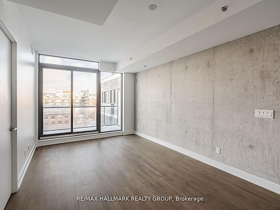 5th image of 203 Catherine St W #710