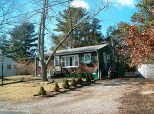 8 Peaceful Ln, Wareham, MA 02571