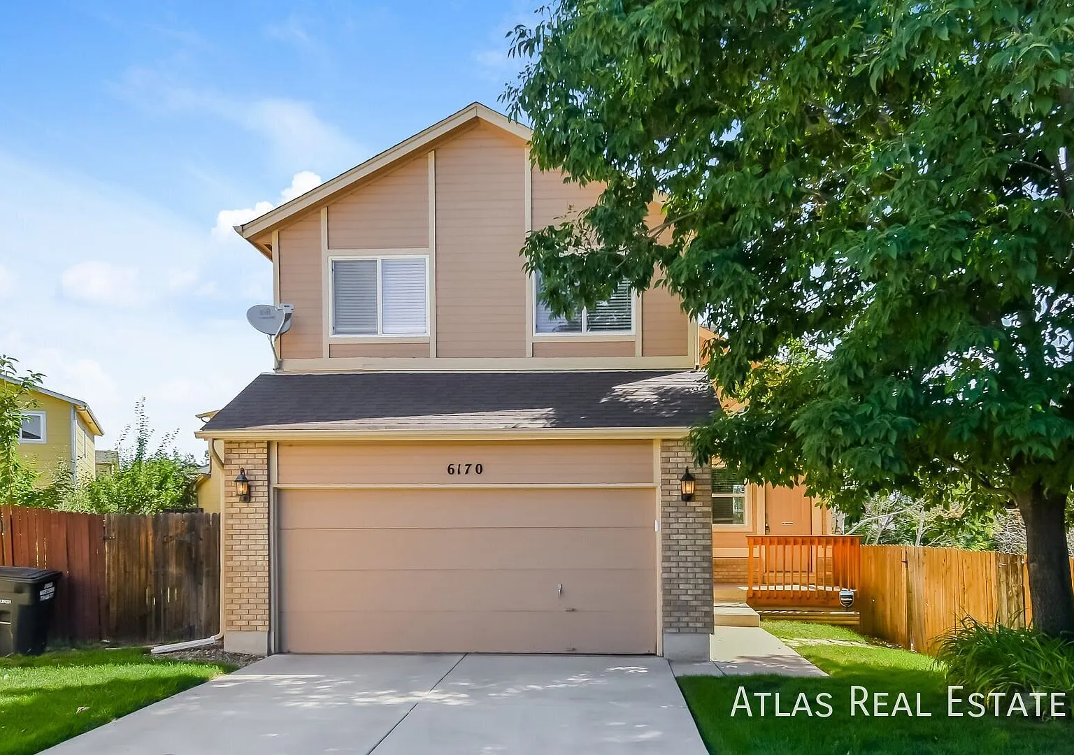 Coming Soon! || Quiet & Comfortable 3 Bed 4 Bath Home With A/C In Stetson Hills! — Photo 1