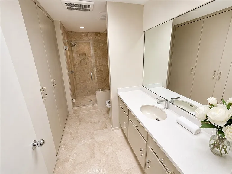 2451 Century Hl — Photo 17