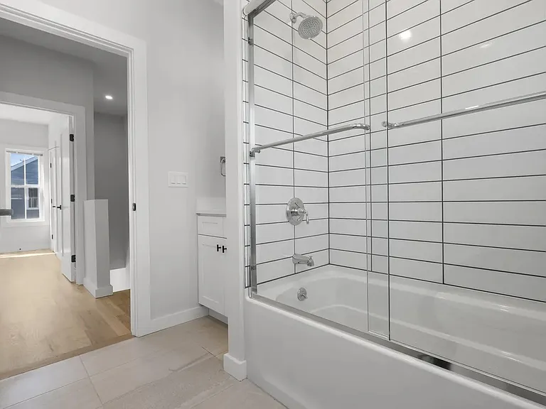 14 Taylor St — Photo 7