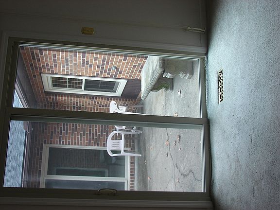 3rd image of 2 Parkview Way