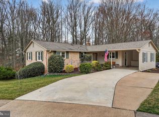 5206 Pimlico Ct, Fairfax, VA 22032