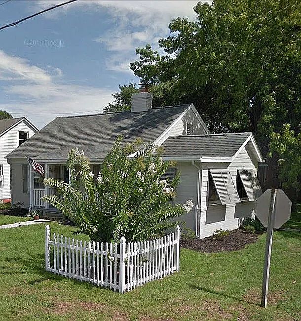 1st image of 1813 Bridges St