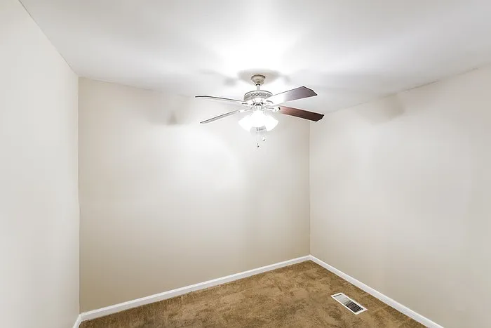 1533 Heron Dr — Photo 9