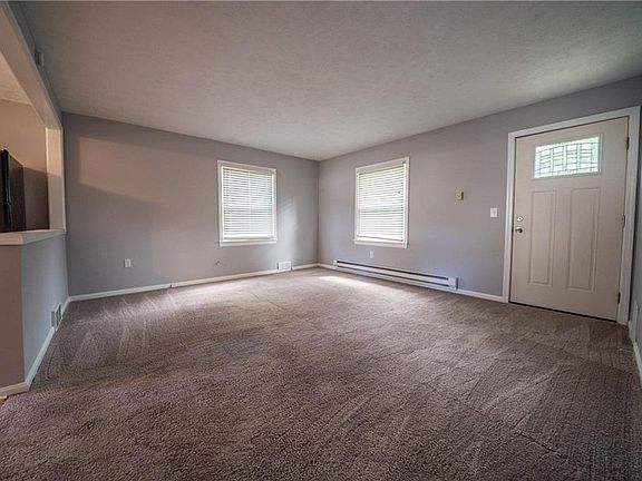 4th image of 146 Vanda Ave