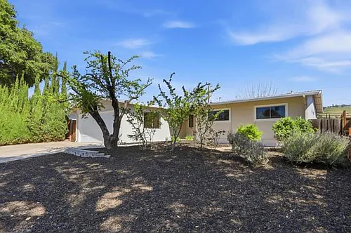 1542 Harvest Dr Photo 1