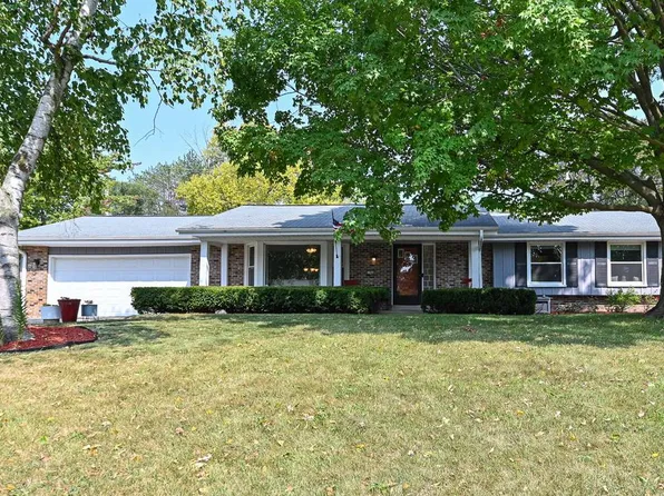 17940 Lincrest DRIVE, Brookfield, WI 53045