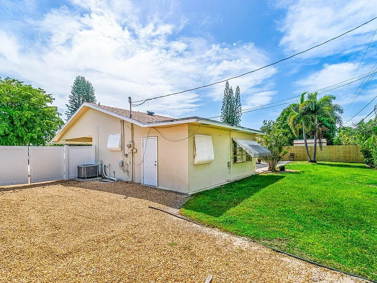 640 Jaeger Dr — Photo 21