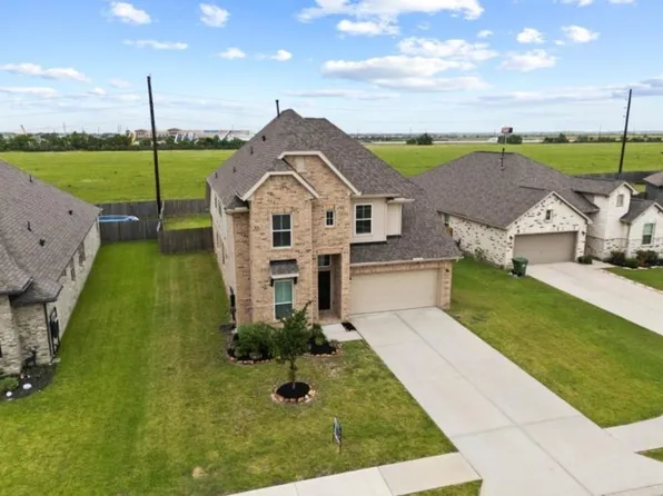 14031 Little River Dr, Baytown, TX 77523