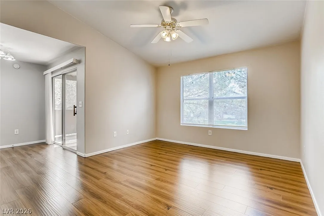 2 bed, 2.0 bath, 960 sqft, $1,530 — Photo 4