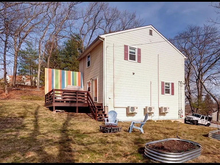 28 Mildred Ave — Photo 7