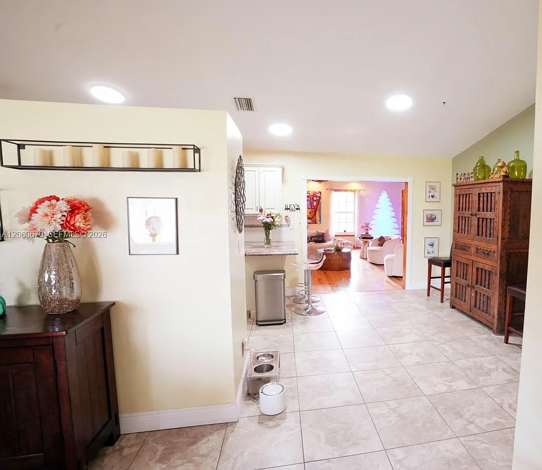 4 bed, 3.0 bath, $2,150 — Photo 3