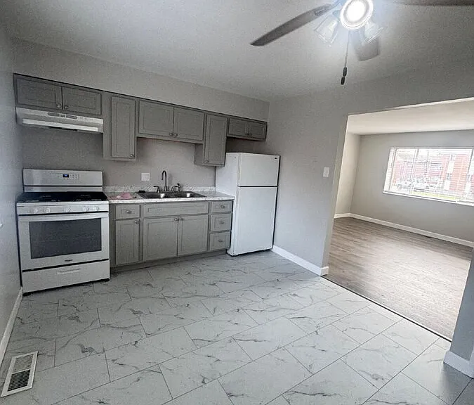 10952 Saxonhall Dr #2 — Photo 9