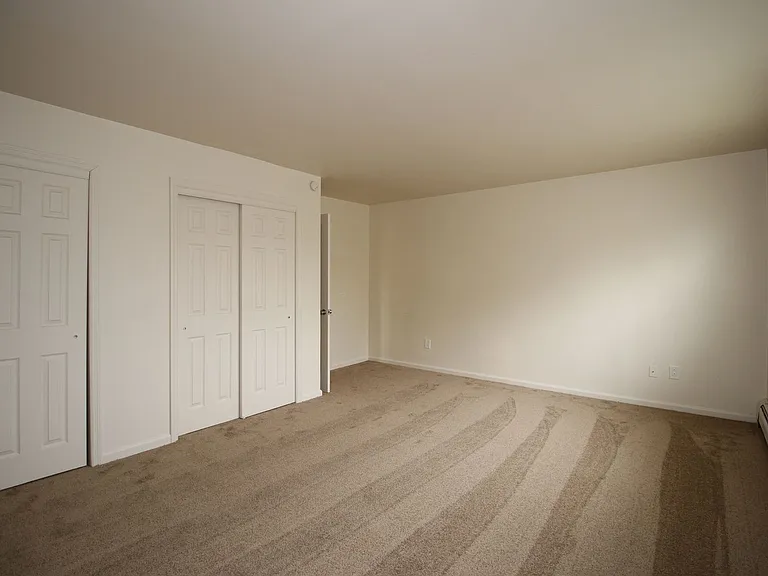 Stevens Manor Apartments — Photo 16