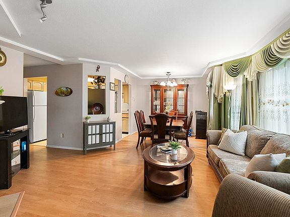 4th image of 8611 Ackroyd Rd #108