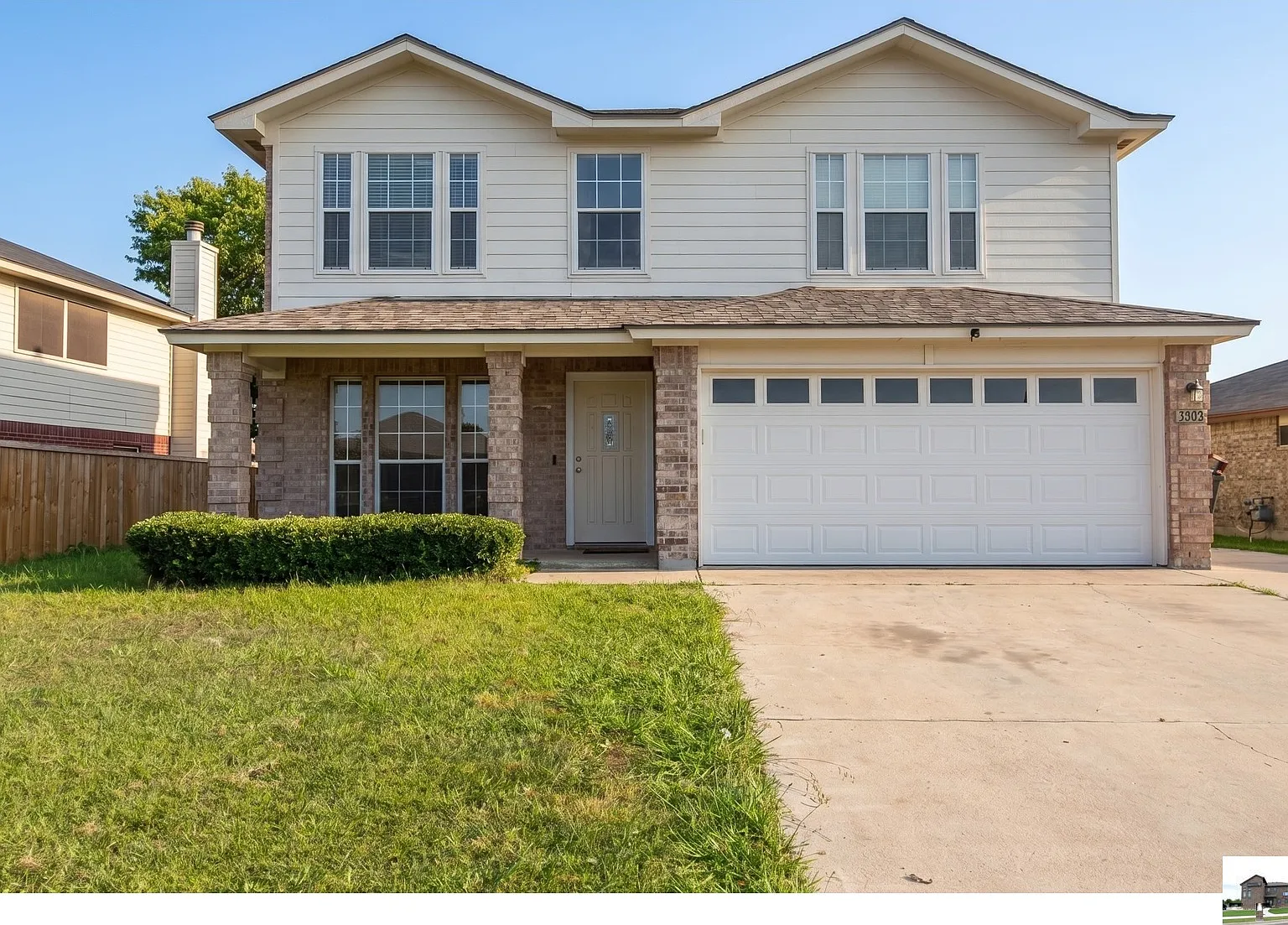 4 bed, 2.5 bath, 2184 sqft, $1,925 — Photo 1