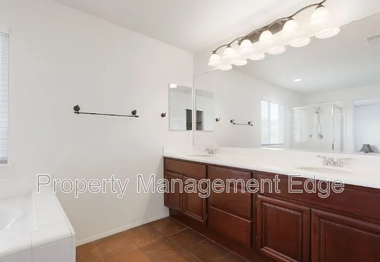 23536 Silverwood St — Photo 20