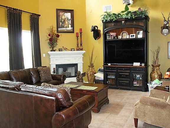3rd image of 626 Summer Trace Ln