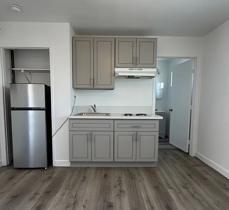 2204 W Slauson Ave #15A
