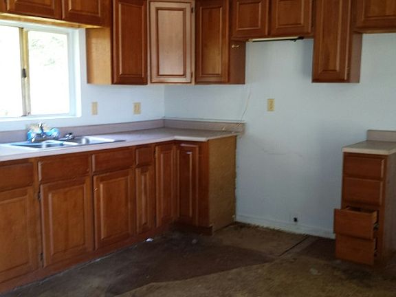 3rd image of 1241 Childs Ave