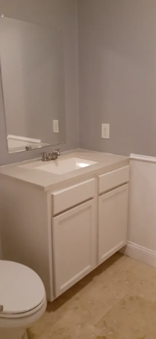2202 Greenbriar Ct — Photo 4