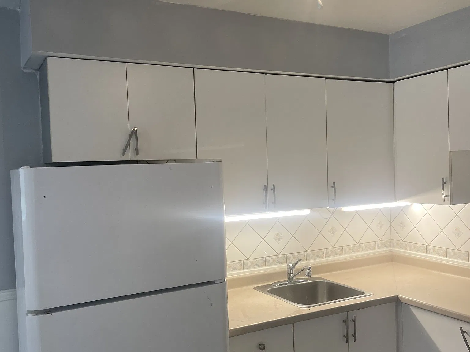 332 Guelph Line Burlington — Photo 4