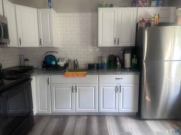 5th image of 205 Forbes St