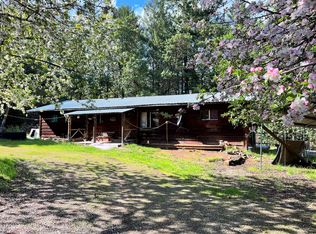 6577 W Side Rd, Cave Junction, OR 97523