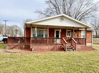 527 Scott St, Hope, IN 47246