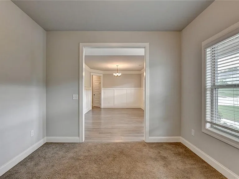 235 Bella Dr — Photo 19
