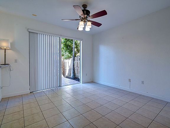 4th image of 7622 NW 114th Pl