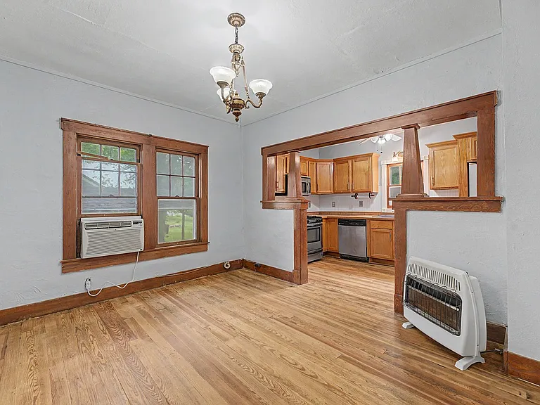 810 King Ave — Photo 11