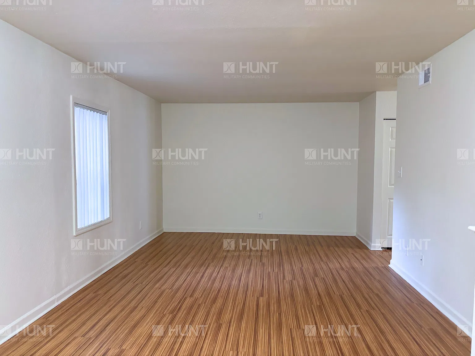 4 bed, 2.5 bath, 1612 sqft, $1,700 — Photo 2