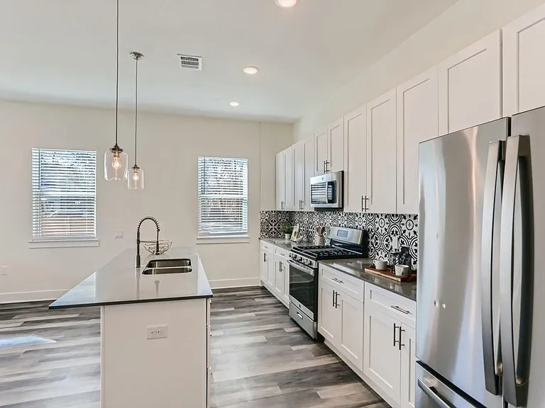 Breakfast bar and kitchen