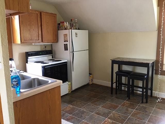 1st image of 803 8th Ave S