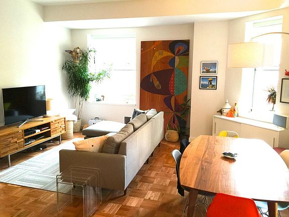2nd image of 20 Exchange Pl APT 2007