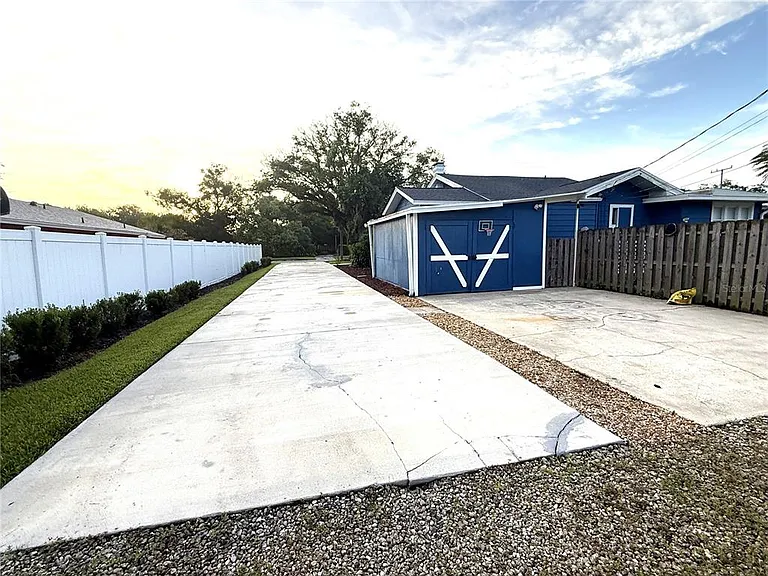 1510 Sanford Ave — Photo 15