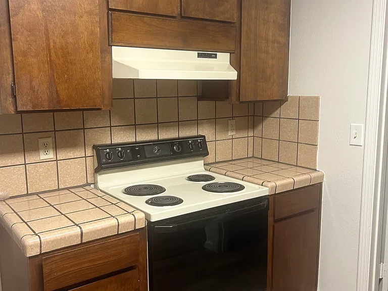 1531 Highland Dr #2 — Photo 5