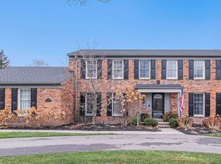 2036 Fox Glen Ct, Bloomfield Hills, MI 48304