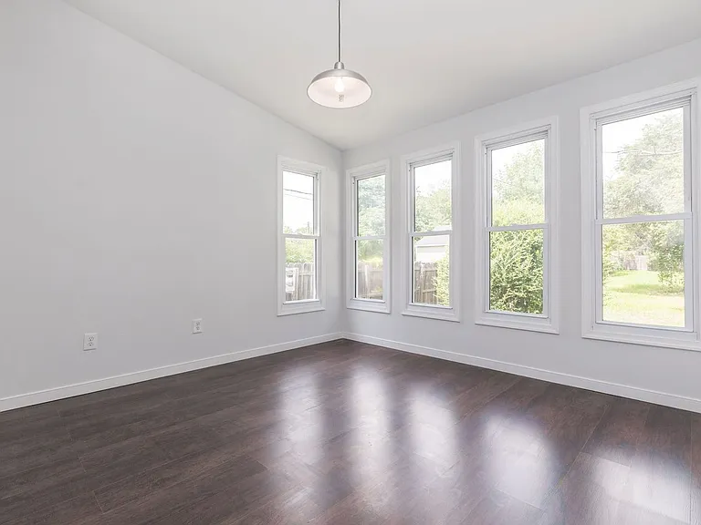 5001 Schutte Ave — Photo 11