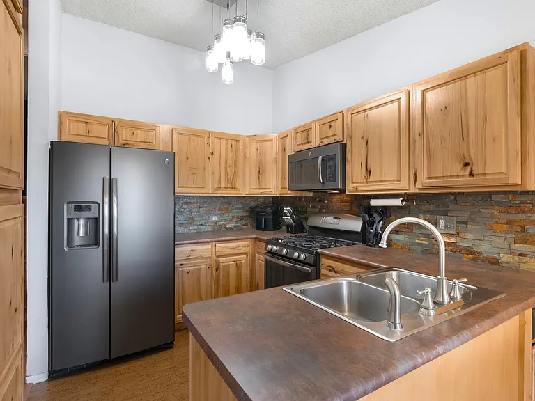 3117 Moonbeam Cir S — Photo 9