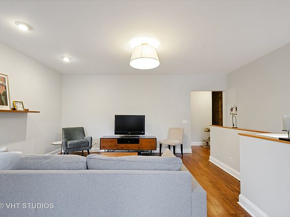 5th image of 7642 N Greenview Ave #1S