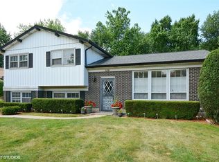 1310 N Burning Bush Ln, Mount Prospect, IL