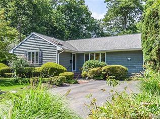 7 Vidoni Pl, Huntington, NY 11743